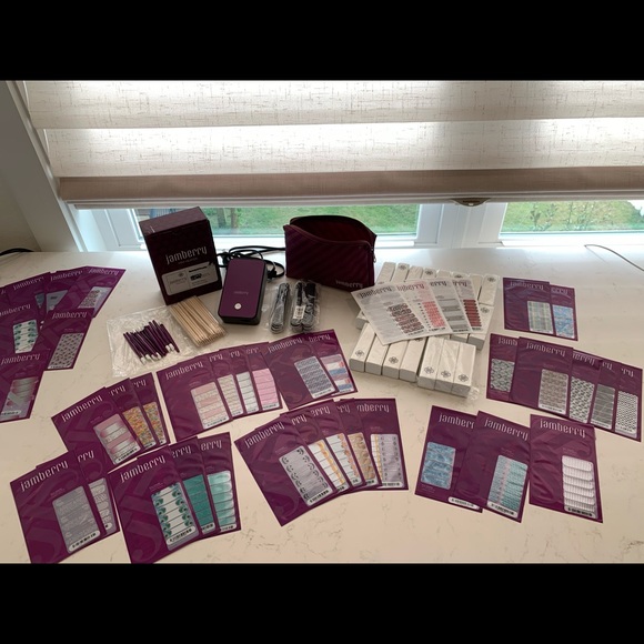 Jamberry Nail Kit - Picture 1 of 7